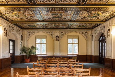 The Hall of Fables in the villa of Theodor Liebieg Jr.