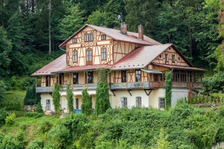 Vonviller Villa located next to the factory | © Czech Television, photo by Rostislav Šimek
